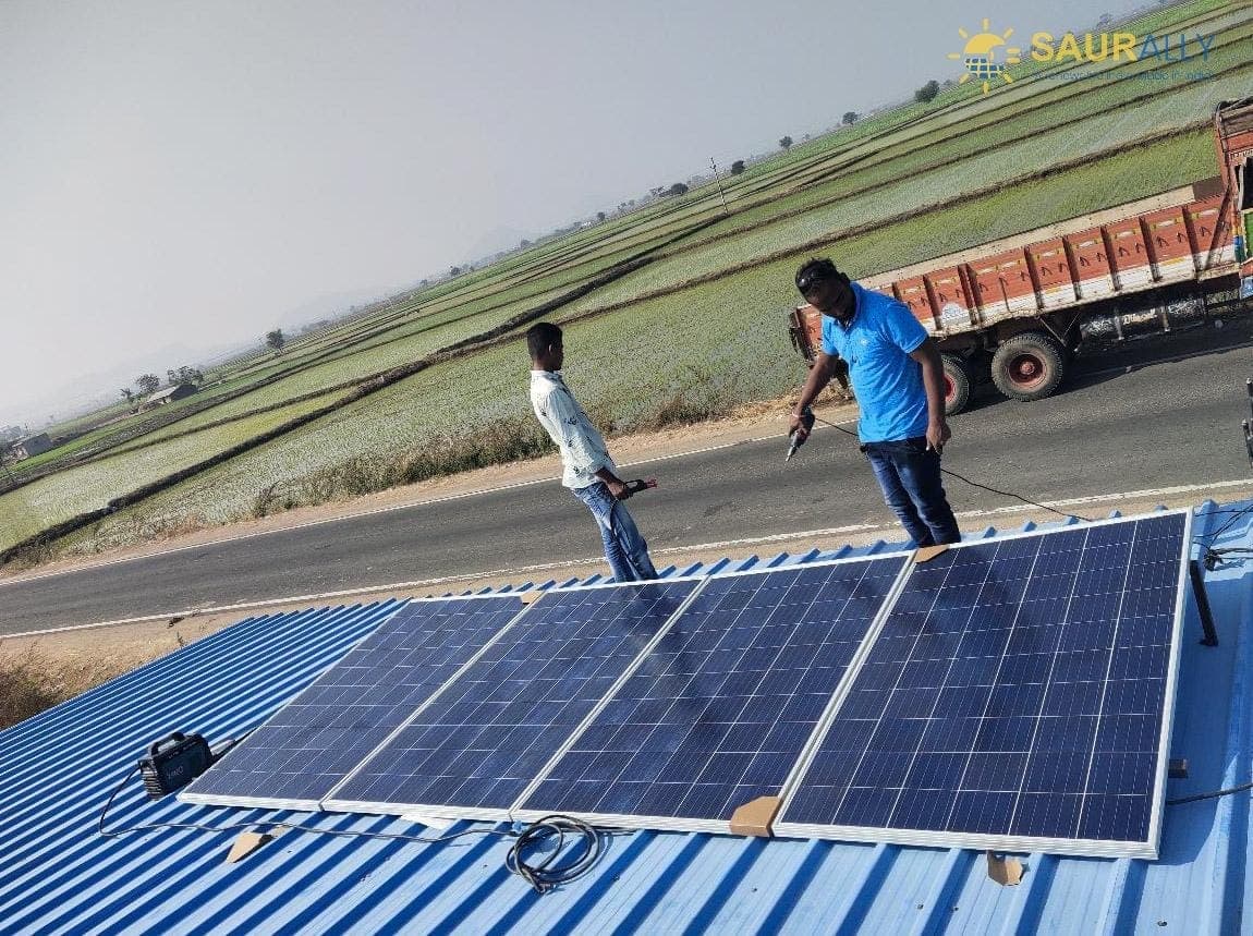 Saurally Solar manufacturing, office and product photo 13